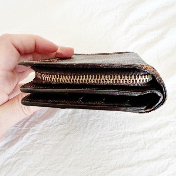 LOUIS VUITTON ~ Vintage Damier Ebene Compact Wallet ~ August 2000 - Picture 15 of 17